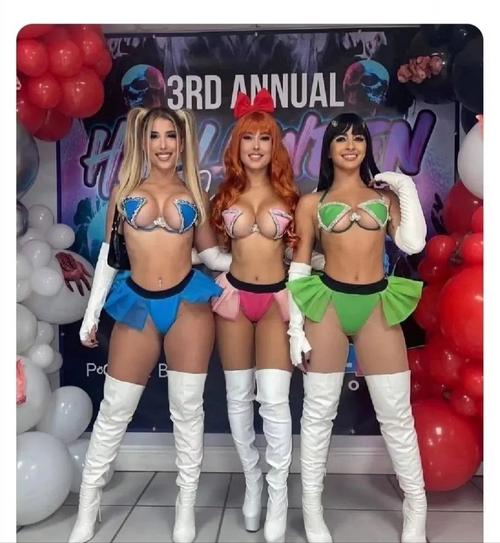 What's the name of this pornstar?