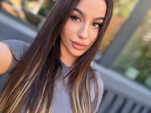 What's the name of this pornstar?
