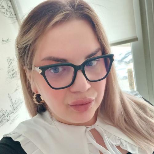 What's the name of this pornstar?