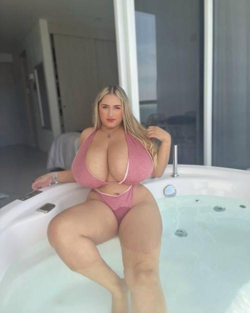 What's the name of this pornstar?