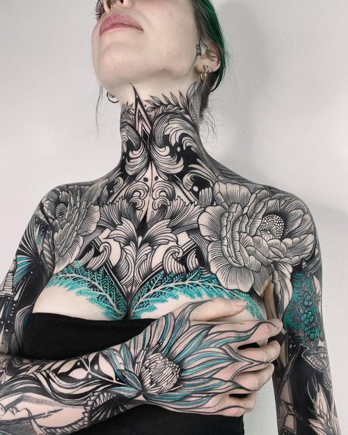 What's the name of this pornstar?