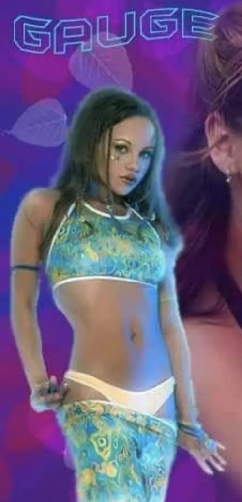 What Gauge scene is this from? I want to watch her take this off 