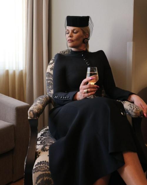 What's the name of this pornstar?