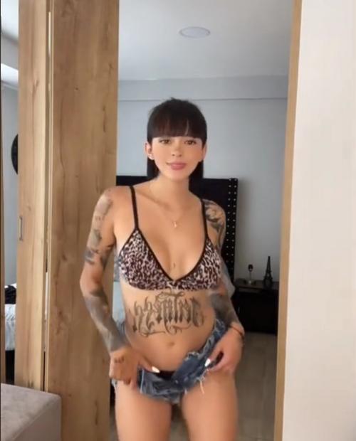 What's the name of this pornstar?