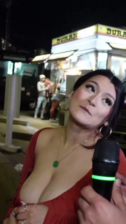 What's the name of this pornstar?