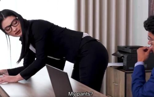 What's the name of this pornstar?