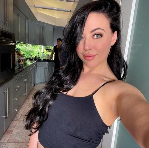 Looks a bit like whitney wright