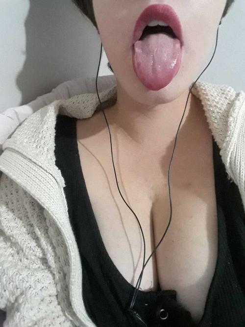 What's the name of this pornstar?