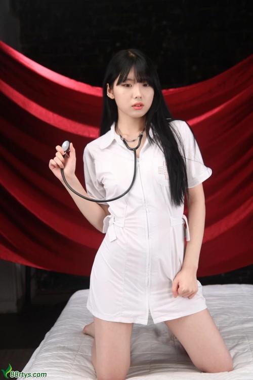 What's the name of this pornstar?