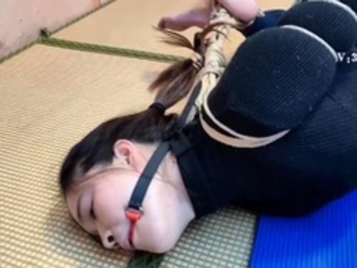 What's the name of this pornstar?