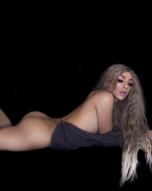 What's the name of this pornstar?