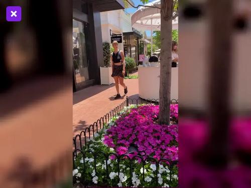 What's the name of this pornstar?