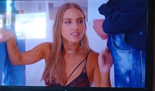 What's the name of this pornstar?
