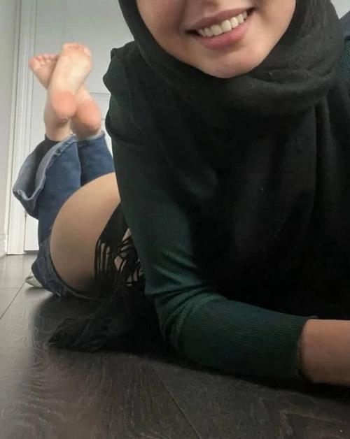 What's the name of this pornstar?