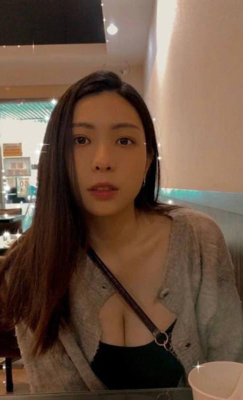 does anyone know about her information or other photo and video?