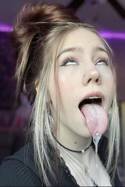 What's the name of this pornstar?