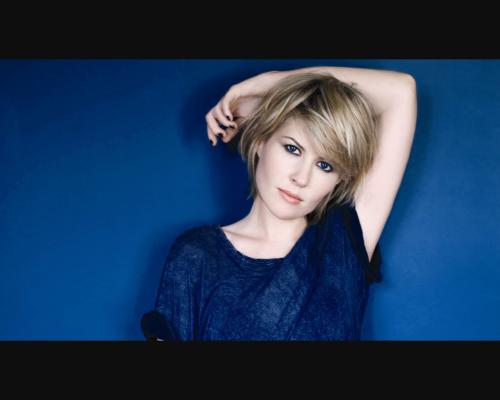 Dido Florian Cloud de Bounevialle O'Malley Armstrong is her Full Name