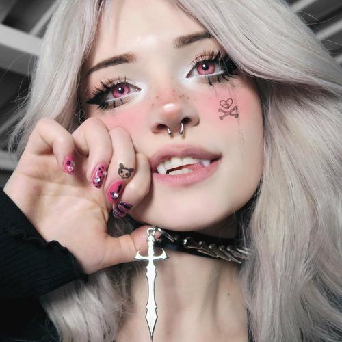 What's the name of this pornstar?