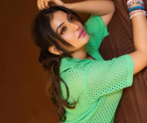 What's the name of this pornstar?