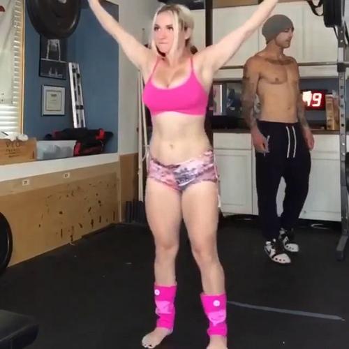 Allison Bishop

https://www.instagram.com/allisonnyc/?hl=en