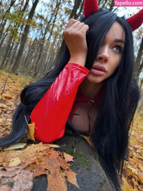 What's the name of this pornstar?