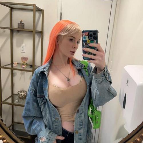 What's the name of this pornstar?