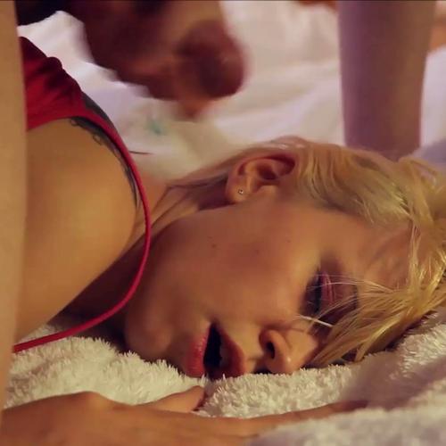 What's the name of this pornstar?