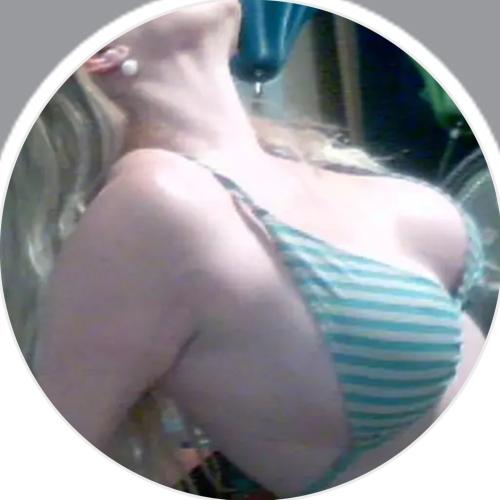 What's the name of this pornstar?