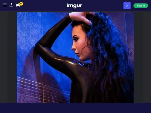 What's the name of this pornstar?