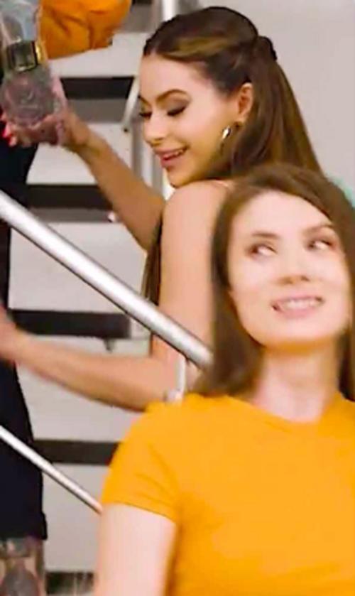 What's the name of this pornstar?