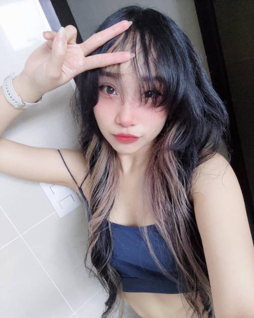 What's the name of this pornstar?