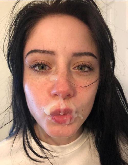 Catkitty21   -  
https://ru.fapello.com/catkitty21-37/