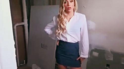 Kali Roses in Property Manager Issues, https://www.data18.com/scenes/1229144