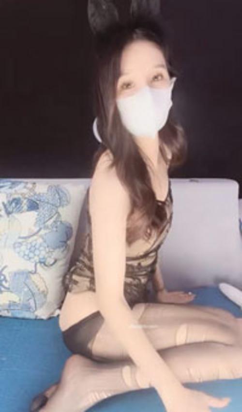 What's the name of this pornstar?