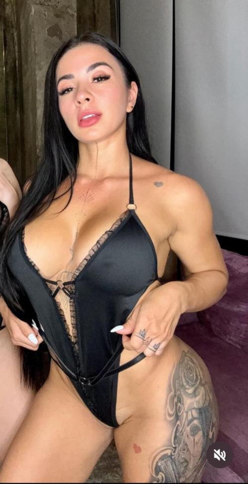 What's the name of this pornstar?