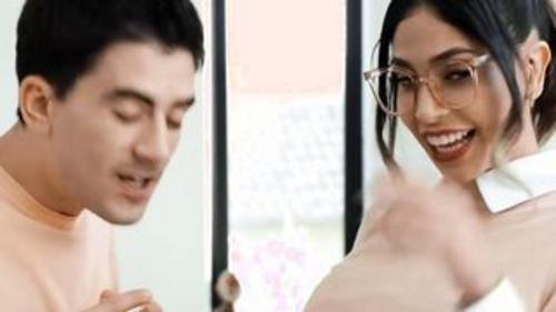 What's the name of this pornstar?