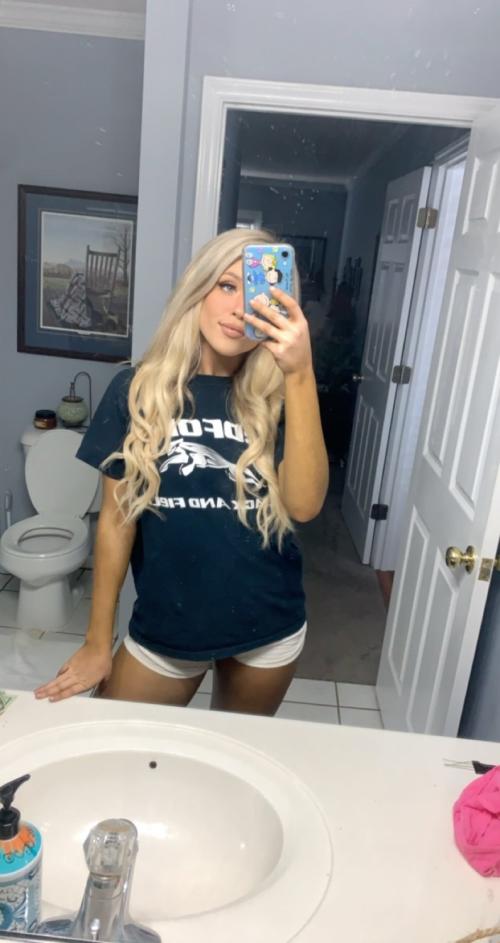 What's the name of this pornstar?