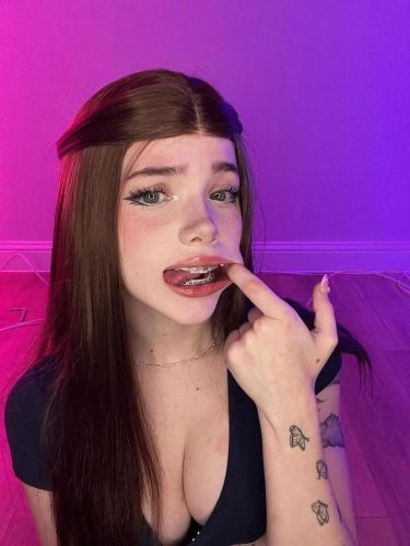 What's the name of this pornstar?