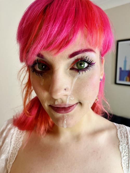 What's the name of this pornstar?