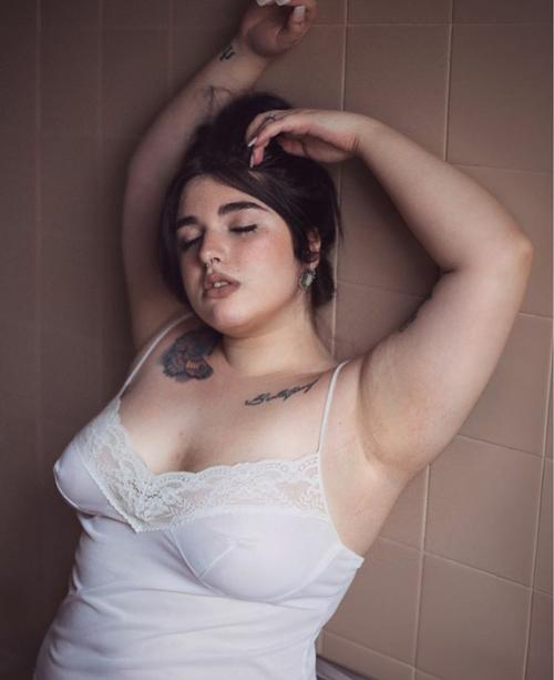 What's the name of this pornstar?