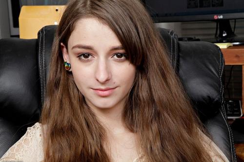 What's the name of this pornstar?