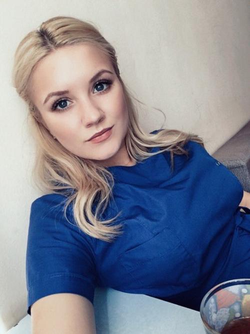 What's the name of this pornstar?