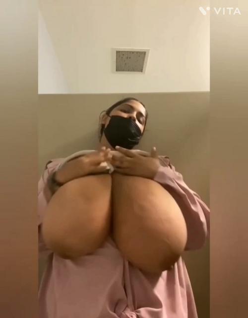 What is the name of this lady ? I show it spankbang