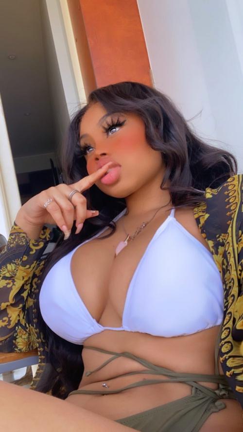 What's the name of this pornstar?