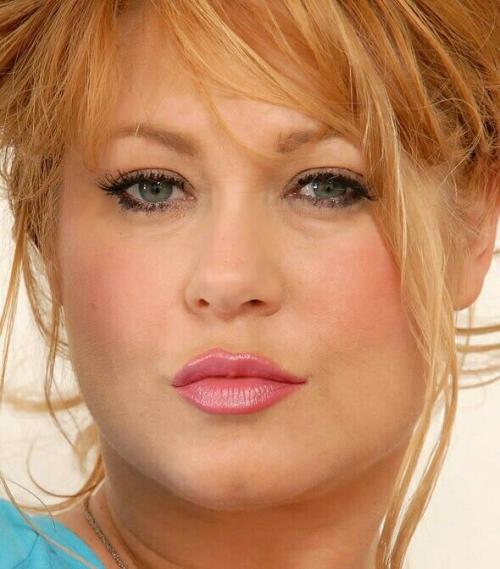 What's the name of this pornstar?