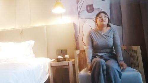 What's the name of this pornstar?