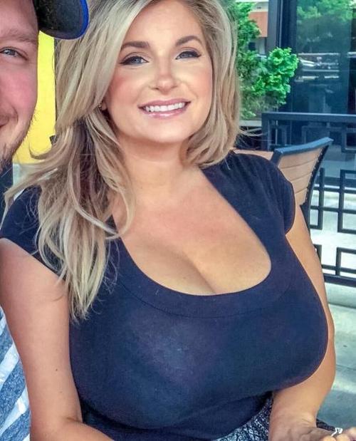  Ashley Bridges 

https://faponic.com/ashley-bridges/118/