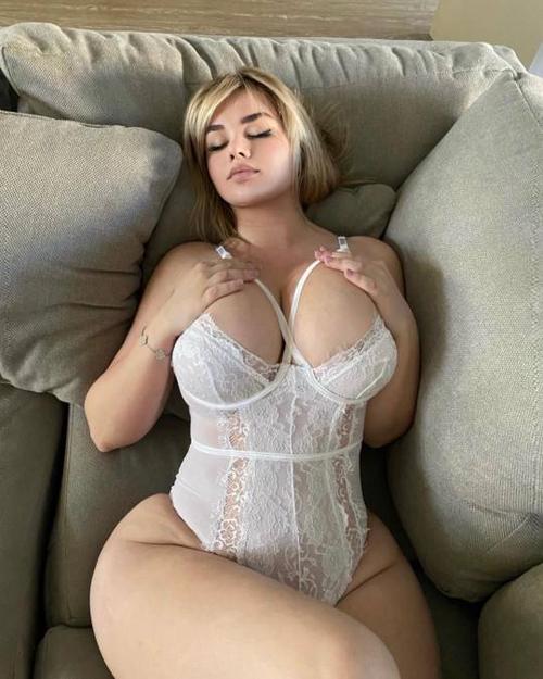 What's the name of this pornstar?