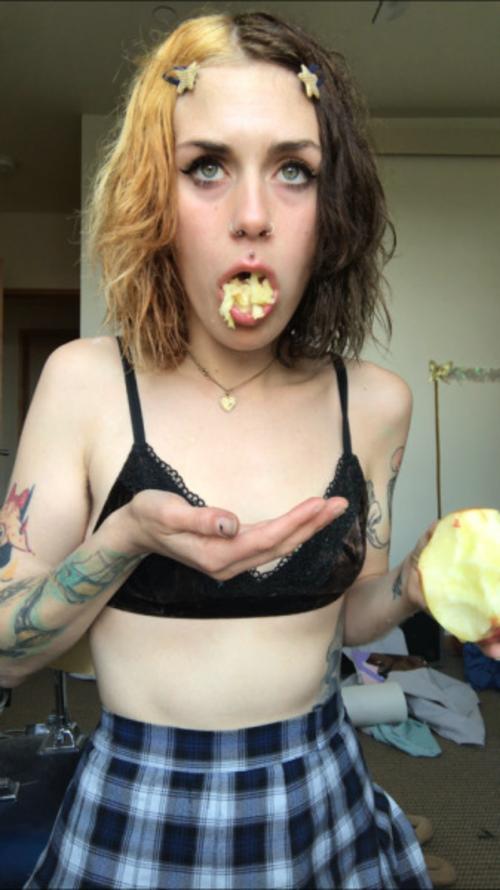 What's the name of this pornstar?