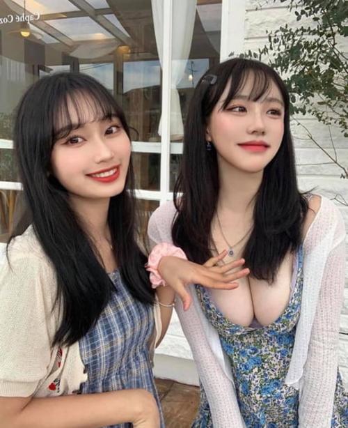 What's the name of this pornstar?